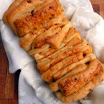 Cheesy Garlic Pull-Apart Bread ~ Sumptuous Spoonfuls #garlic #cheese #bread #recipe