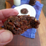 Double Chocolate Chia Oat Cookies ~ chewy double chocolate cookies that satisfy your cravings without sacrificing health! These healthy cookies will rock your world.